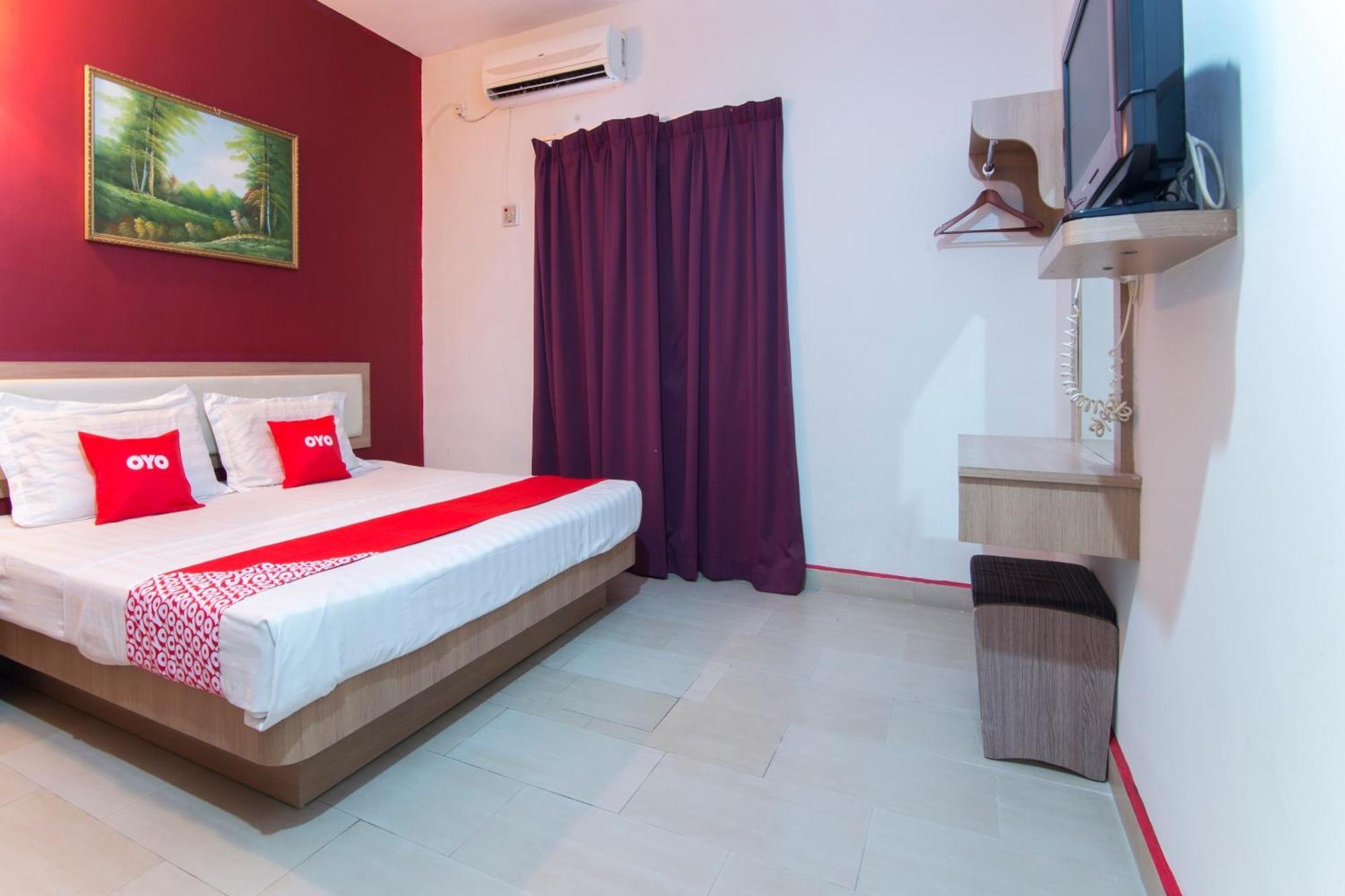 Valley View Hotel Lumut Buitenkant foto