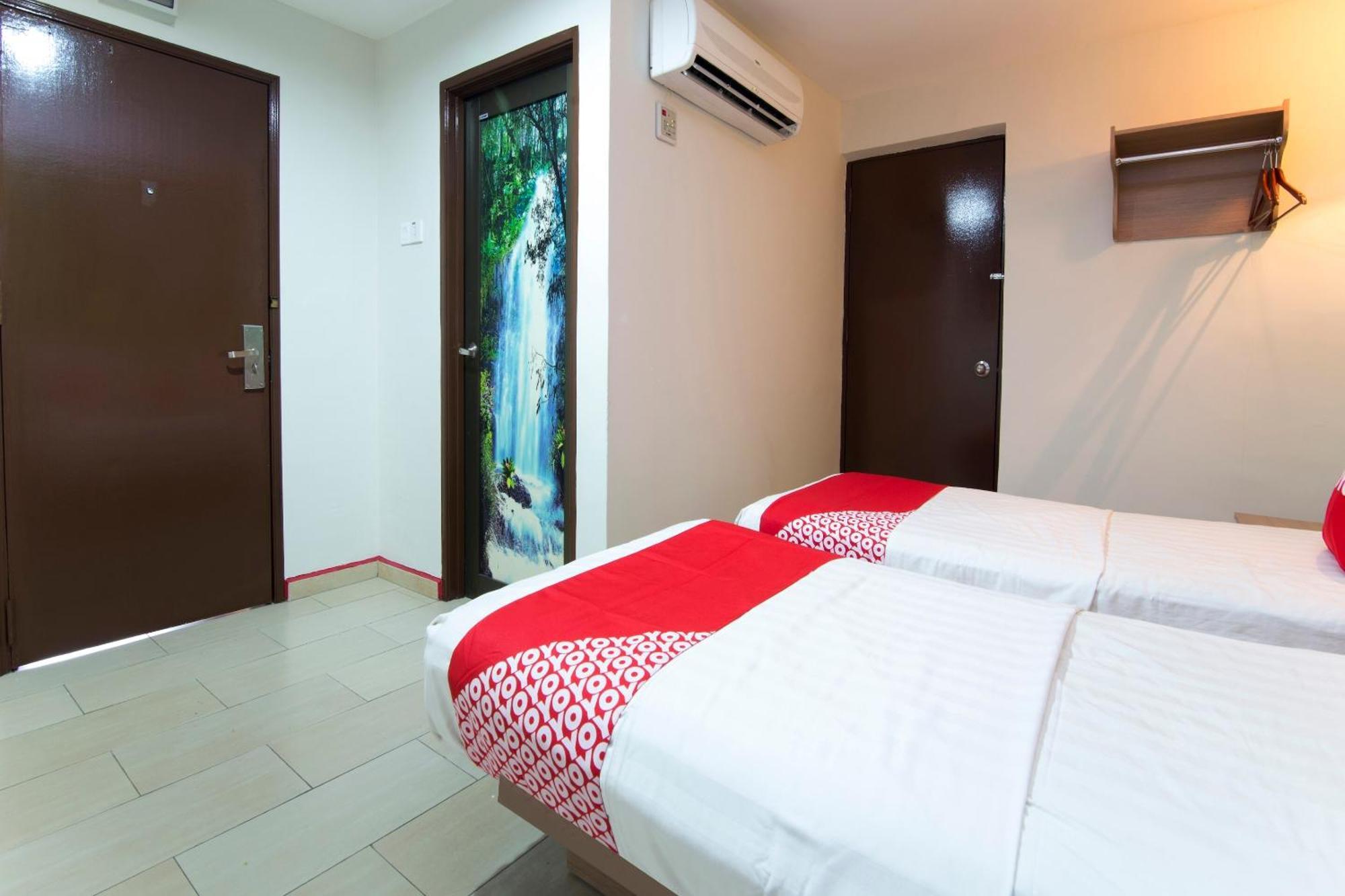 Valley View Hotel Lumut Buitenkant foto