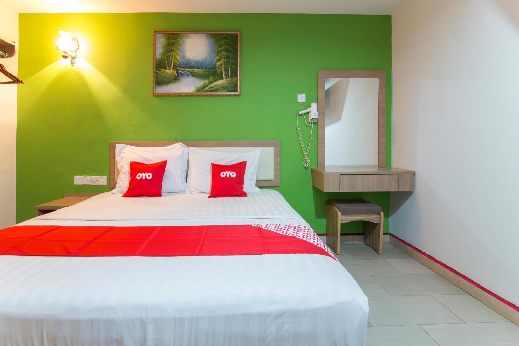 Valley View Hotel Lumut Buitenkant foto