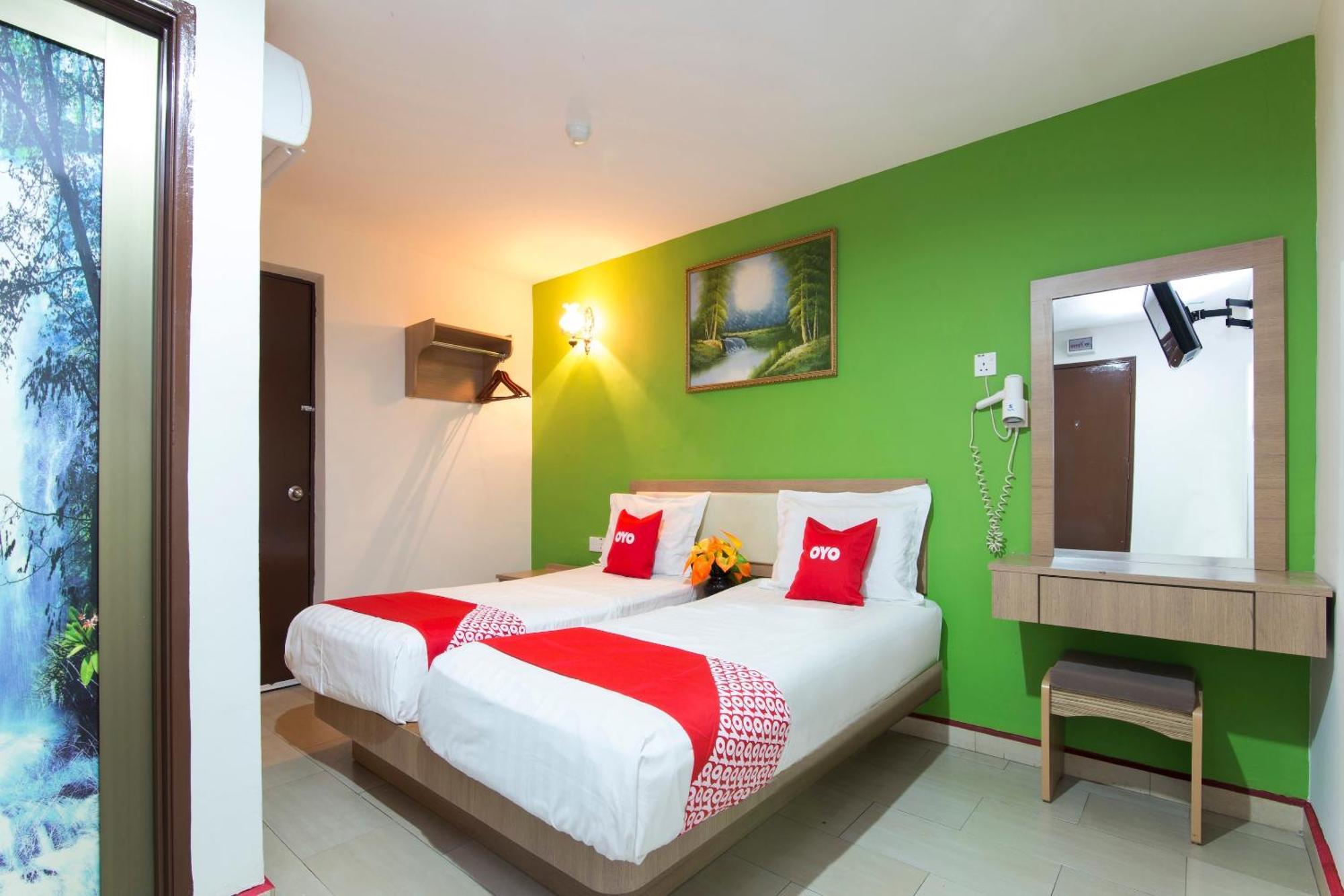 Valley View Hotel Lumut Buitenkant foto