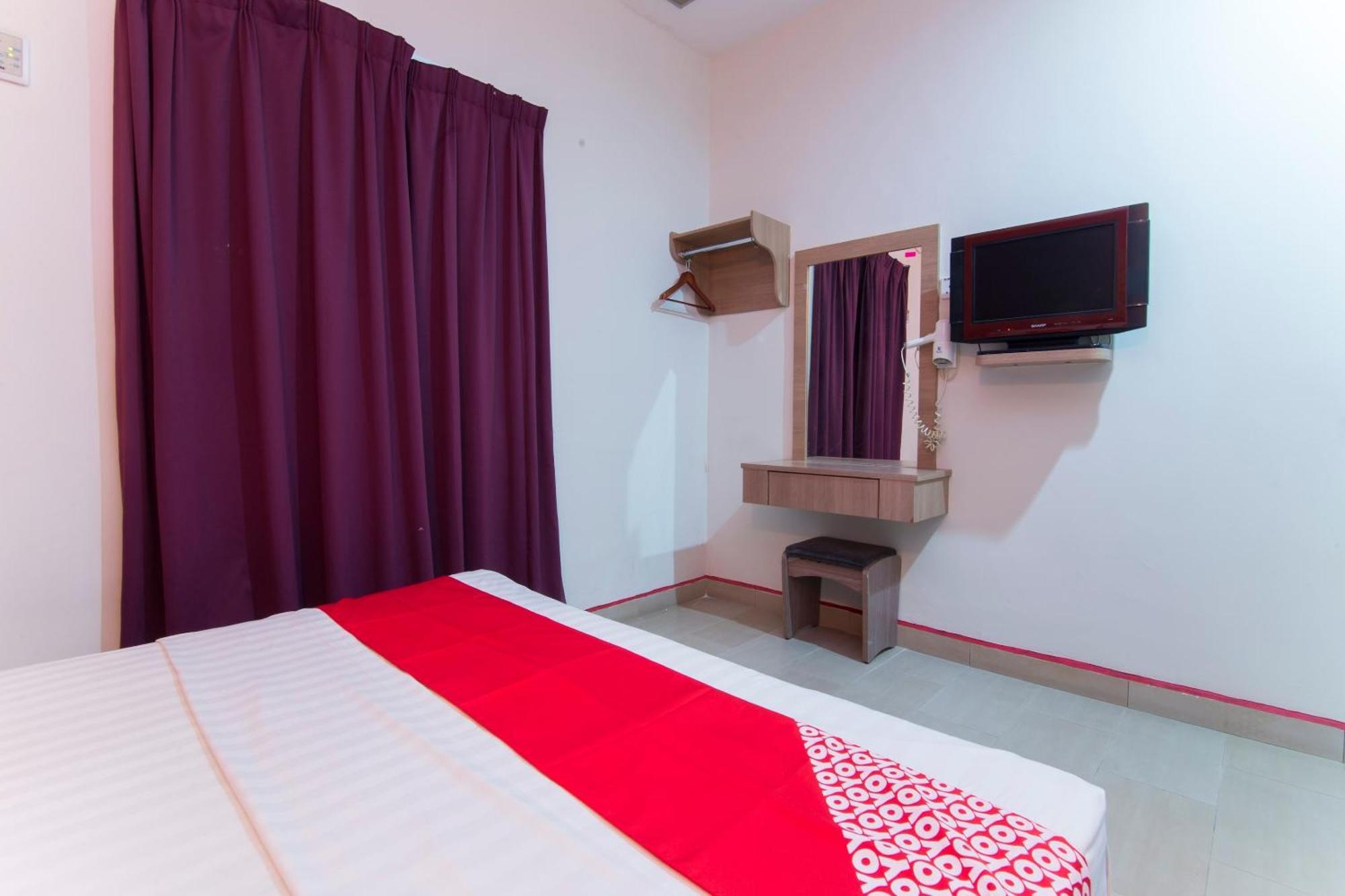 Valley View Hotel Lumut Buitenkant foto